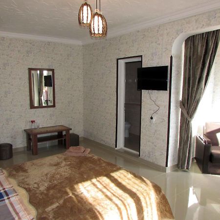Hotel Gold Tbiliszi Kültér fotó